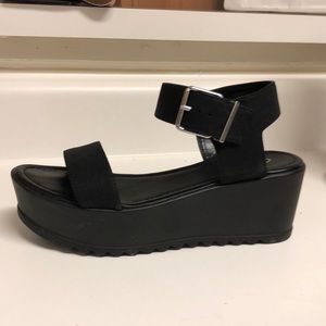 Black Platform Sandals! Size 9